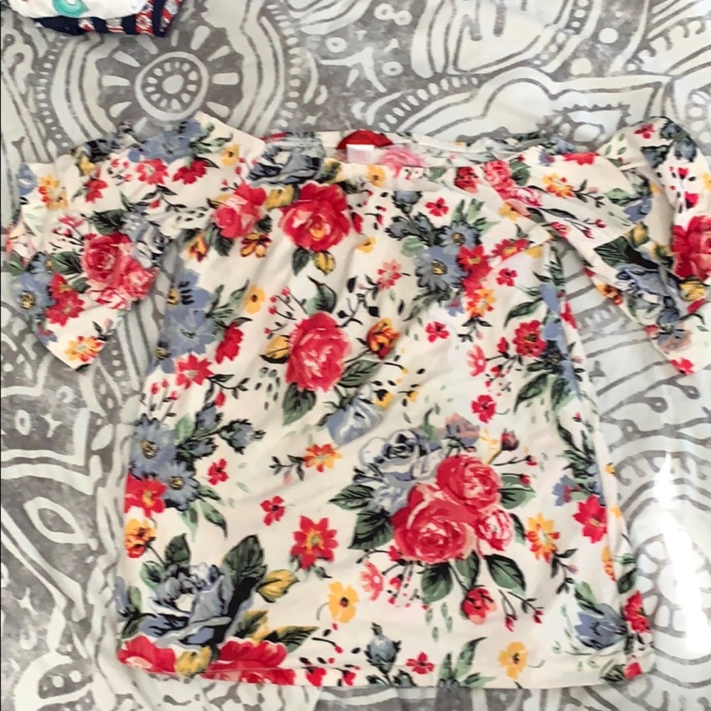 Girls floral ruffle arm top size 7/8
